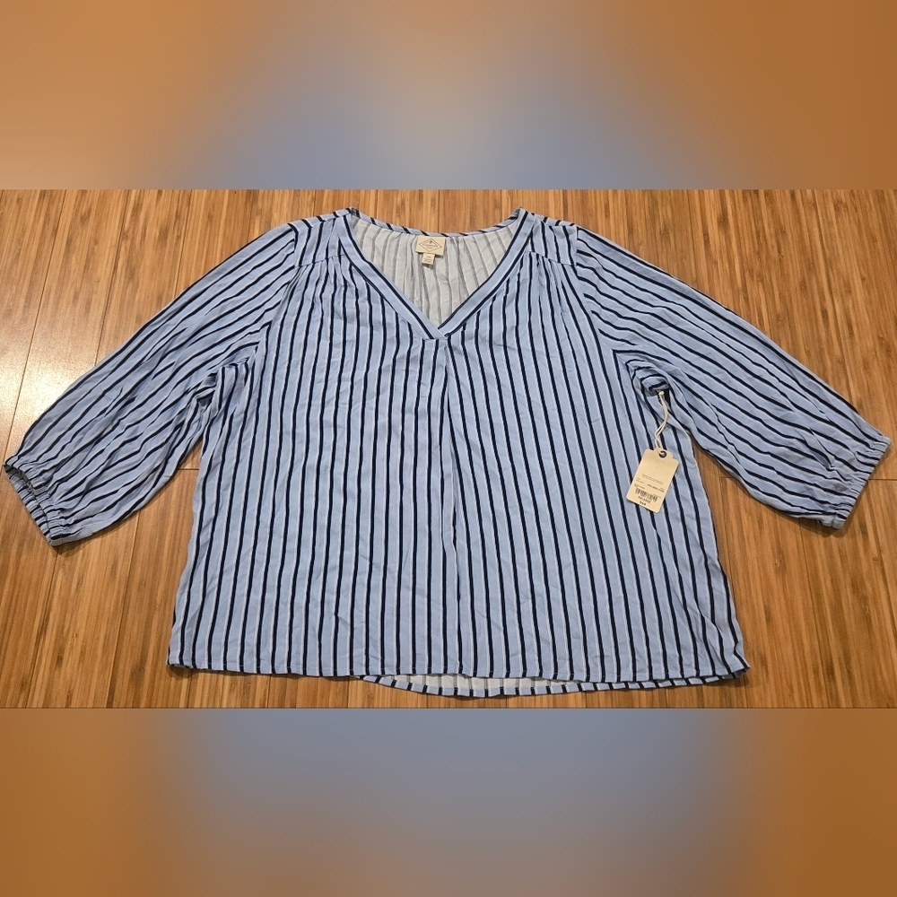 NWT St Johns Bay Light Blue Striped V-Neck Women’s Top